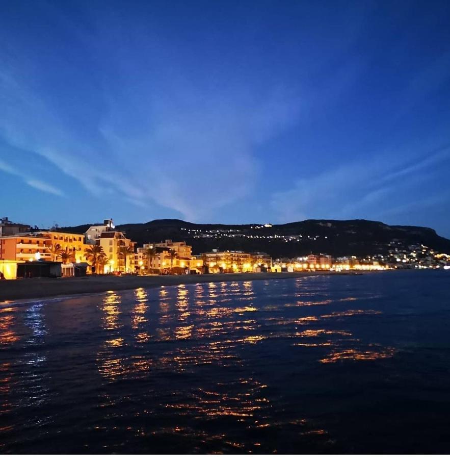 Apartamento Abelia 4 Pietra Ligure Exterior foto